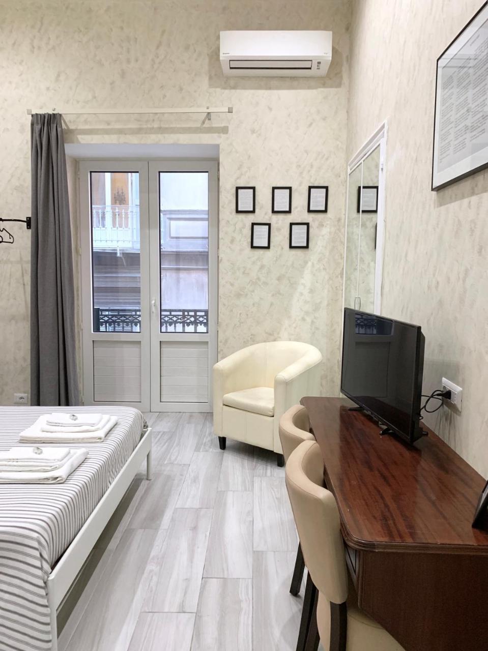 Bed No Breakfast Ak Otel Napoli Dış mekan fotoğraf